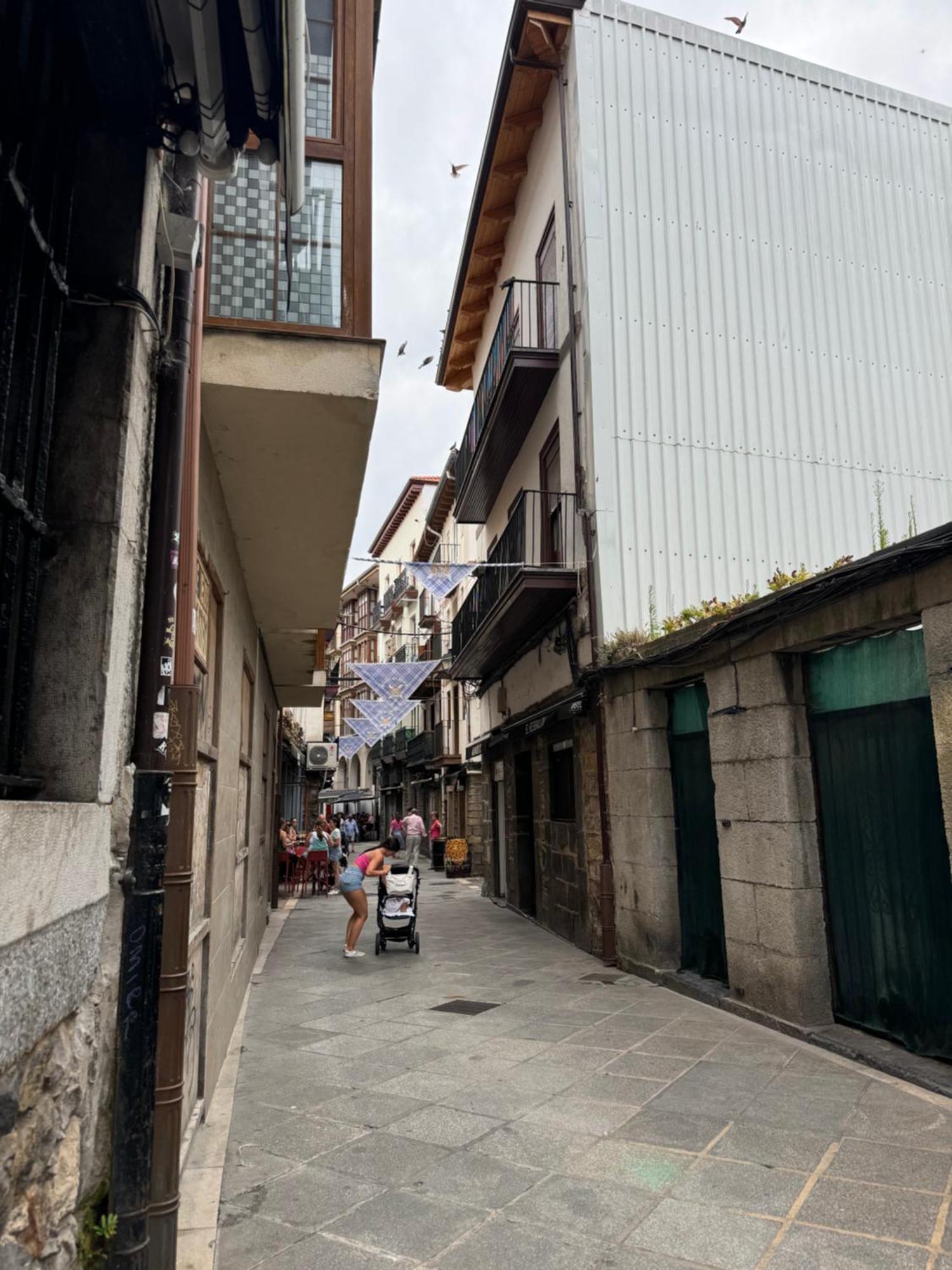 カストロ・ウルディアレスLa Zona Mas Animada De Castro, Bares Y Restaurantesアパートメント エクステリア 写真